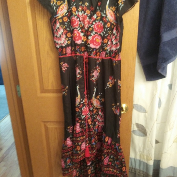 Dresses & Skirts - Hi-lo dress. Never been worn, great condition. Siz